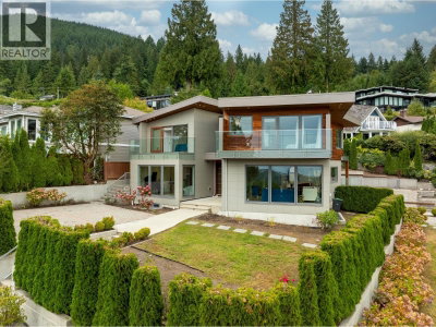 4716 SKYLINE Drive | North Vancouver British Columbia | Slide Image Nine