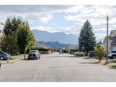 6820 SHEFFIELD Way | Chilliwack British Columbia | Slide Image Forty