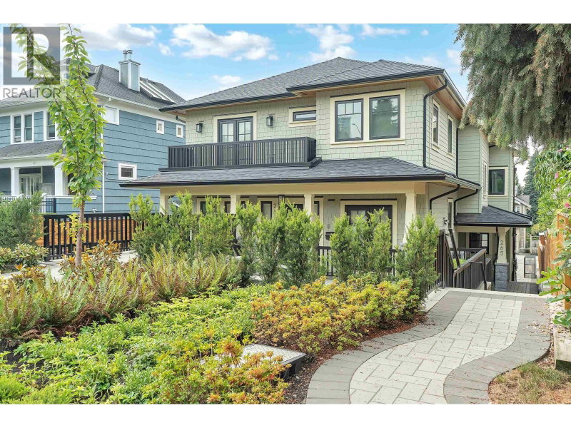 265 6TH Street North Vancouver British Columbia, V7M 1K7 - 3 Bedrooms Home For Sale