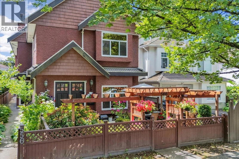 546 44TH Avenue Vancouver British Columbia, V5W 1W5 - 4 Bedrooms Home For Sale