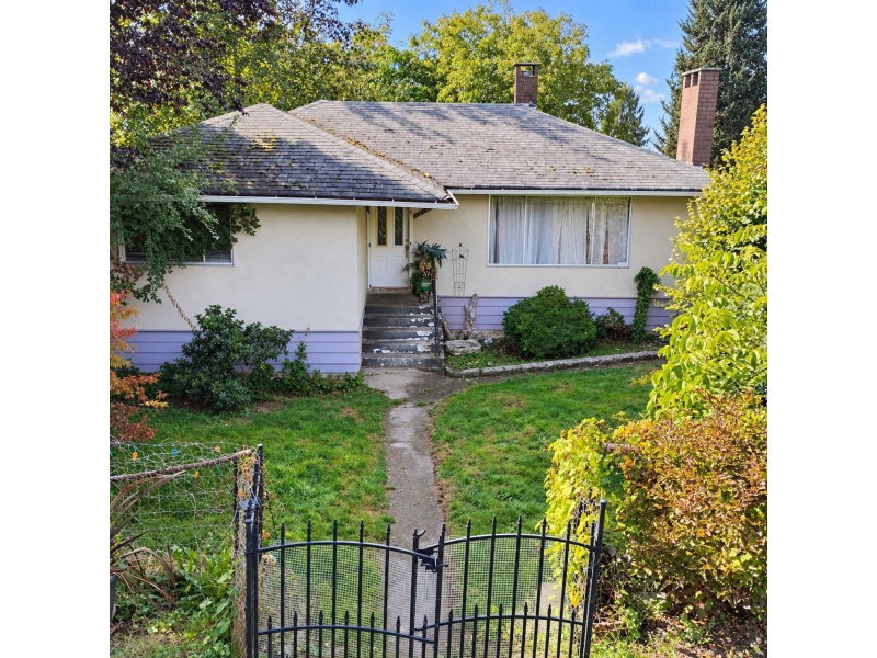 10369 125 Street Surrey British Columbia, V3V 4Y6 - 6 Bedrooms Home For Sale