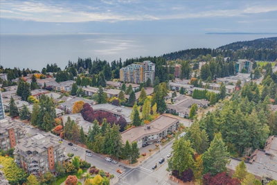 15020 NORTH BLUFF Road | White Rock British Columbia | Slide Image Twenty-two