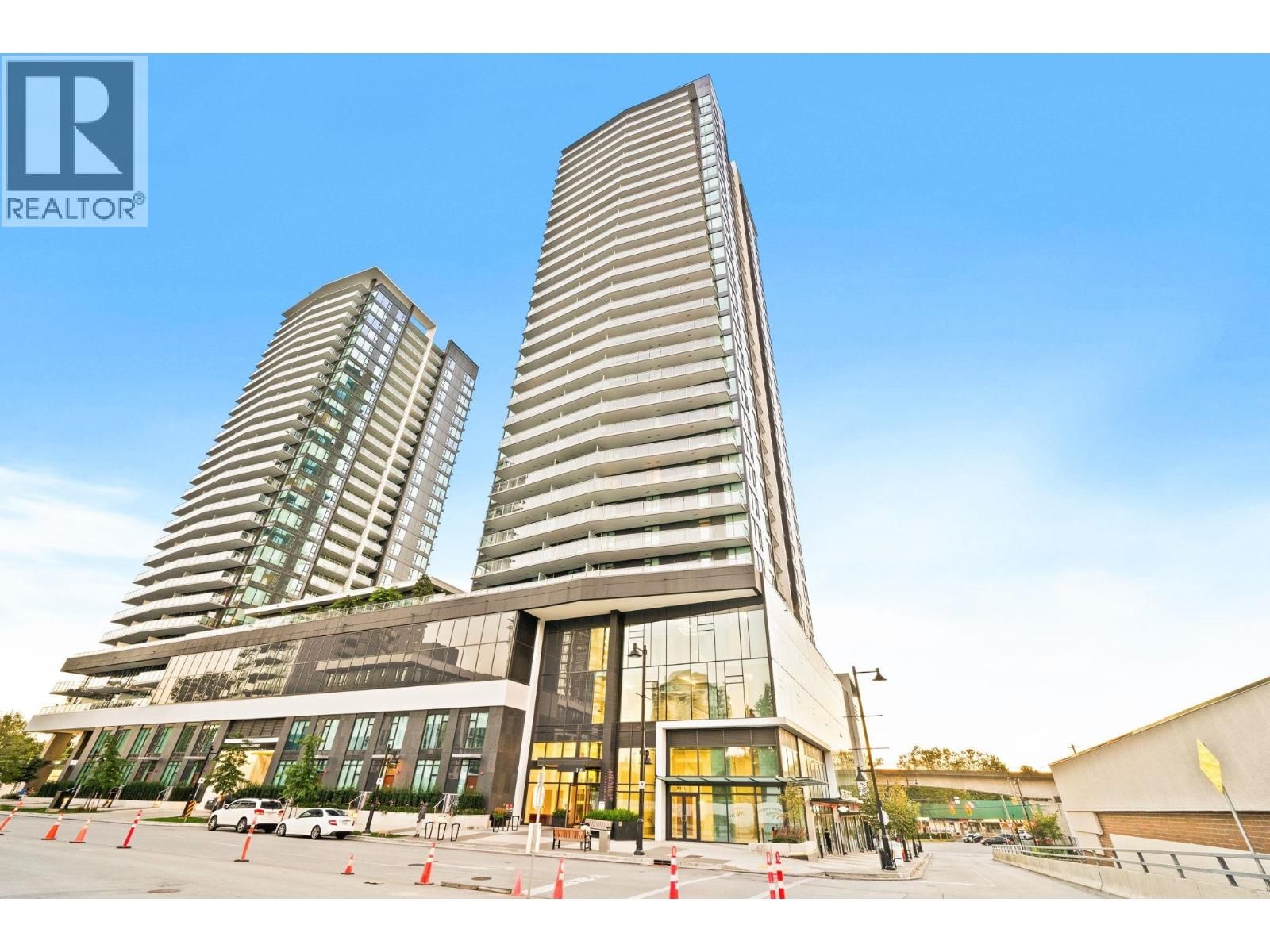 318 ALDERSON Avenue, Coquitlam, British Columbia V3K 0J1