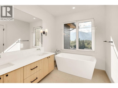 3407 MAMQUAM Road | Squamish British Columbia | Slide Image Twenty-four