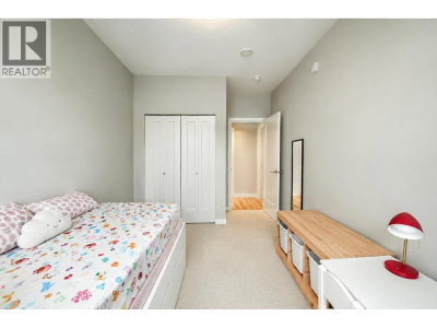 615 COTTONWOOD Avenue | Coquitlam British Columbia | Slide Image Sixteen