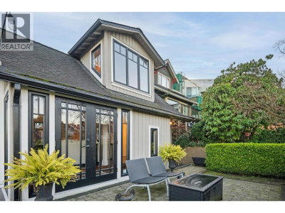 3814 11 Avenue | Vancouver British Columbia | Slide Image Twenty-two