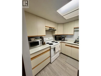 2925 GLEN Drive | Coquitlam British Columbia | Slide Image Eight