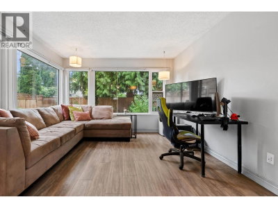 886 PINEBROOK Place | Coquitlam British Columbia | Slide Image Ten
