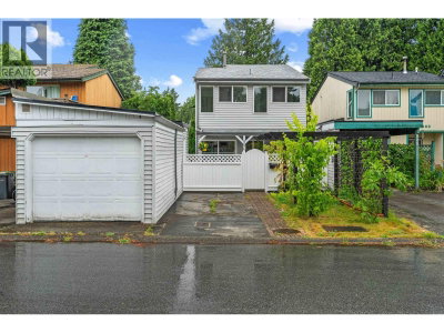 886 PINEBROOK Place | Coquitlam British Columbia | Slide Image Twenty-two