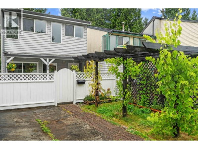 886 PINEBROOK Place | Coquitlam British Columbia | Slide Image Twenty-three