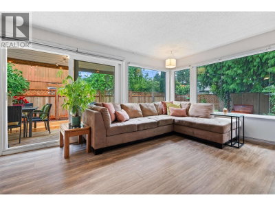 886 PINEBROOK Place | Coquitlam British Columbia | Slide Image Six