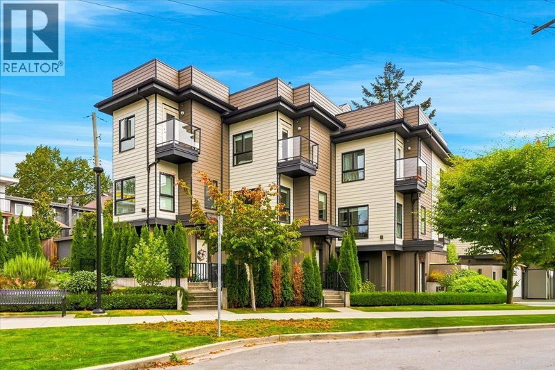 226 8TH Street North Vancouver British Columbia, V7L 1Z1 - 2 Bedrooms Condo For Sale