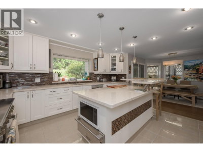 94 TIMBERCREST Drive | Port Moody British Columbia | Slide Image Eighteen