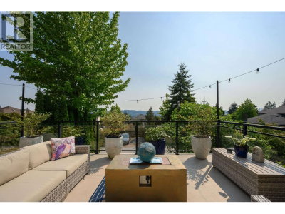 94 TIMBERCREST Drive | Port Moody British Columbia | Slide Image Four