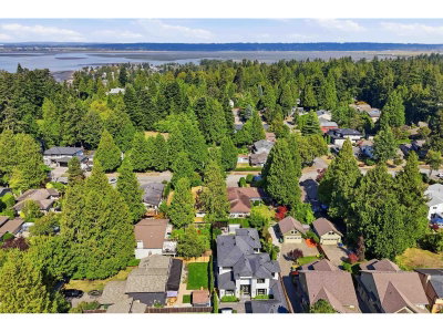 12318 24 Avenue | Surrey British Columbia | Slide Image Thirty-five