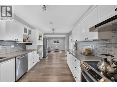 2550 RAVEN Court | Coquitlam British Columbia | Slide Image Nine