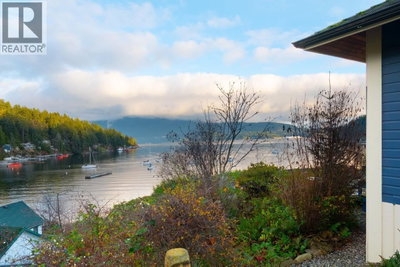 433 SENATOR Place | Bowen Island British Columbia | Slide Image Ten