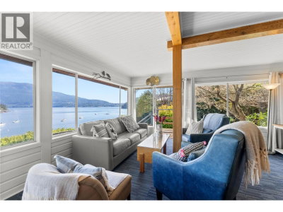 433 SENATOR Place | Bowen Island British Columbia | Slide Image Twelve