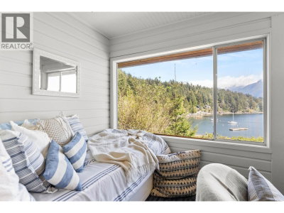 433 SENATOR Place | Bowen Island British Columbia | Slide Image Twenty-four