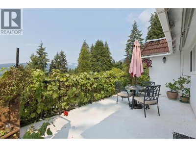 704 MAURELLE Court | North Vancouver British Columbia | Slide Image Fifteen