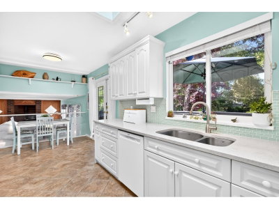 2181 OCEAN FOREST Drive | Surrey British Columbia | Slide Image Thirteen