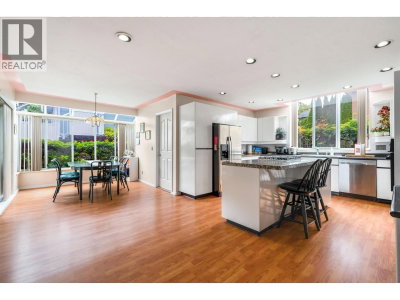 116 RAVINE Drive | Port Moody British Columbia | Slide Image Eight
