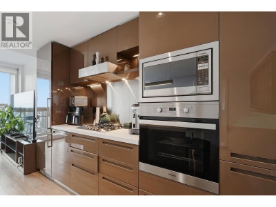 777 RICHARDS Street | Vancouver British Columbia | Slide Image Three