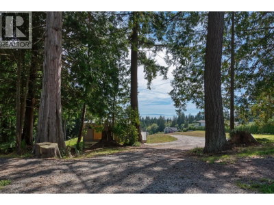 604 WOODLAND Avenue | Gibsons British Columbia | Slide Image Twelve
