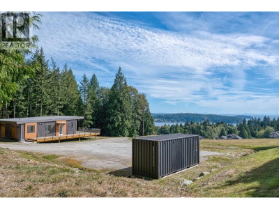 604 WOODLAND Avenue | Gibsons British Columbia | Slide Image Thirteen