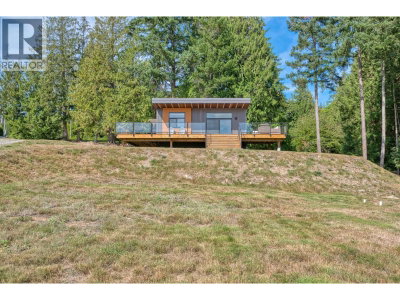 604 WOODLAND Avenue | Gibsons British Columbia | Slide Image Fifteen
