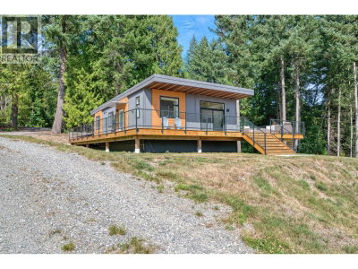 604 WOODLAND Avenue | Gibsons British Columbia | Slide Image Sixteen