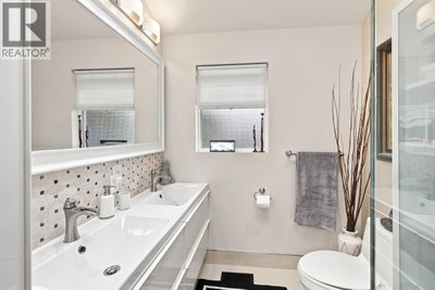 9211 CHAPMOND Crescent | Richmond British Columbia | Slide Image Eighteen