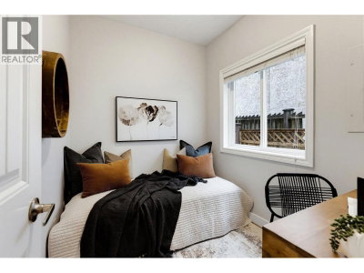 2139 TRIUMPH Street | Vancouver British Columbia | Slide Image Twelve
