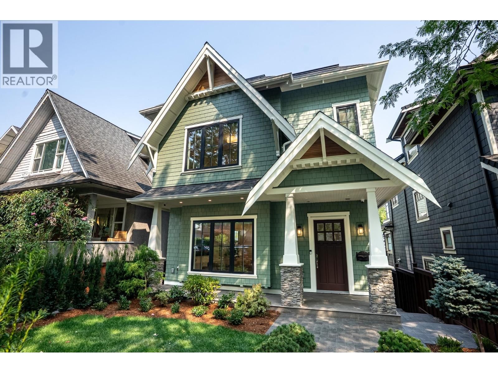 127 17TH Avenue, Vancouver, British Columbia V5Y 1Z7