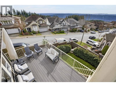 4 HICKORY Drive | Port Moody British Columbia | Slide Image Fifteen