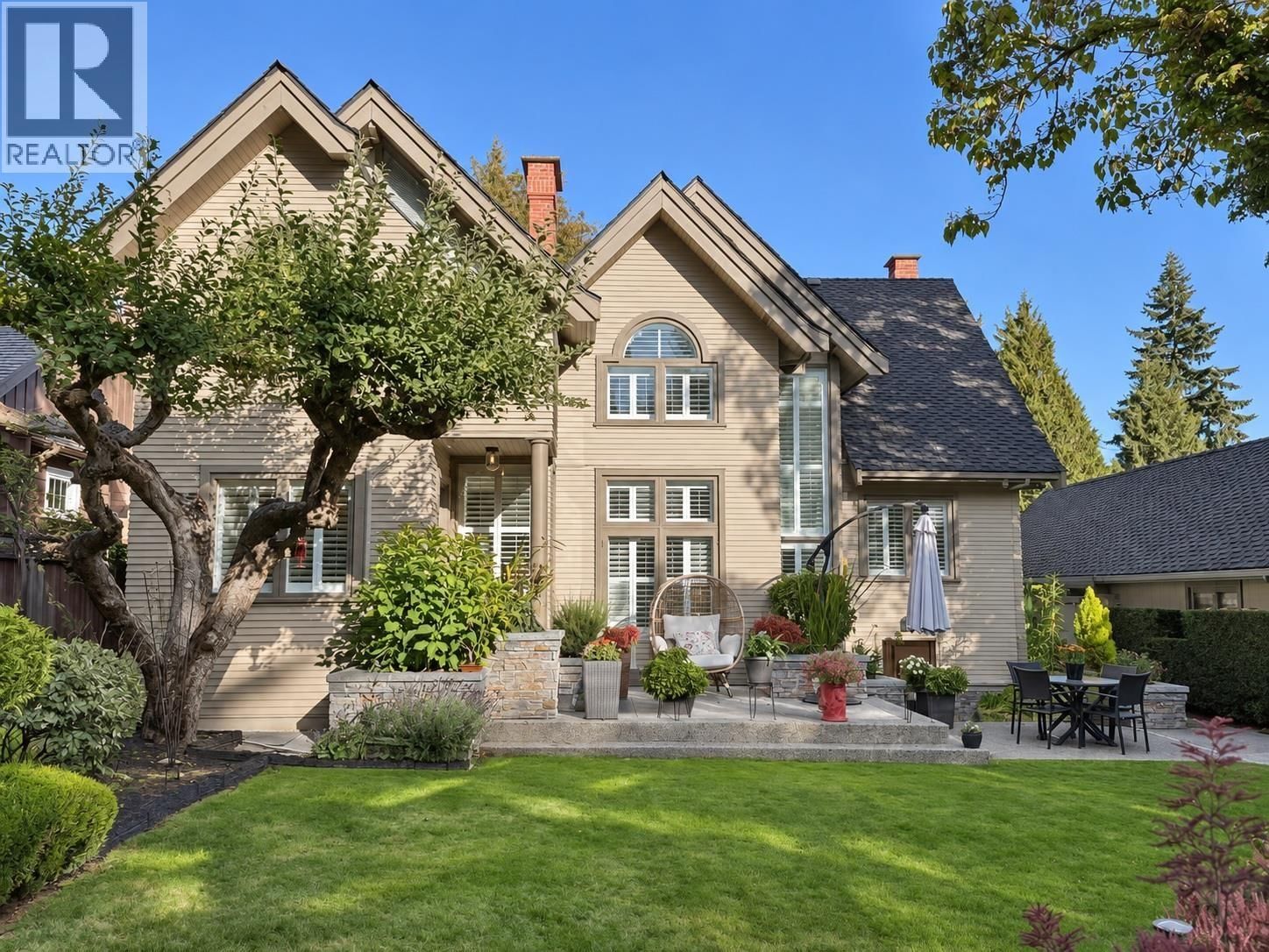 5819 WALLACE Street, Vancouver, British Columbia V6N 2A3