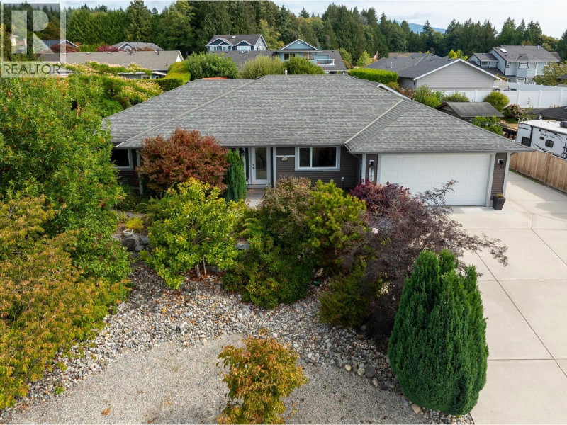 4784 TAMARACK Place Sechelt British Columbia, V7Z 0E8 - 3 Bedrooms Home For Sale