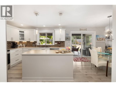 4784 TAMARACK Place | Sechelt British Columbia | Slide Image Thirteen