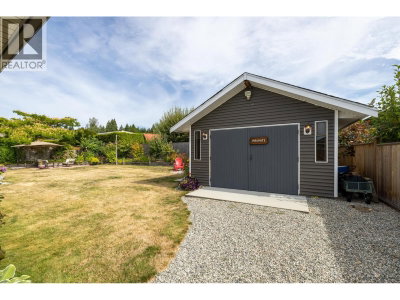4784 TAMARACK Place | Sechelt British Columbia | Slide Image Thirty-three