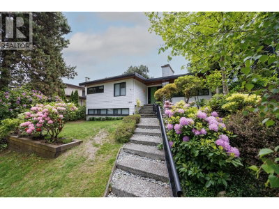 2220 32ND Avenue | Vancouver British Columbia | Slide Image Two