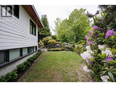 2220 32ND Avenue | Vancouver British Columbia | Slide Image Six