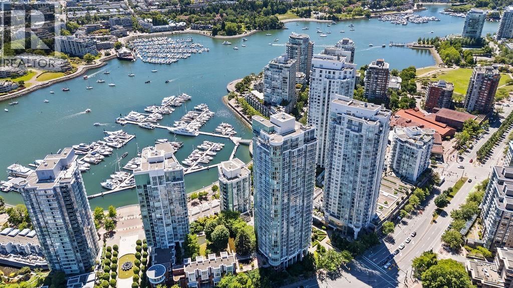 193 AQUARIUS Mews, Vancouver, British Columbia V6Z 2Z2