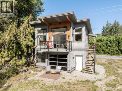 7835 REDROOFFS Road | Halfmoon Bay British Columbia | Slide Image One