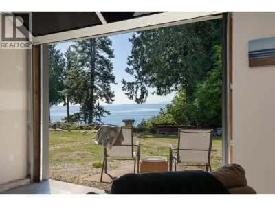 7835 REDROOFFS Road | Halfmoon Bay British Columbia | Slide Image Twenty-seven