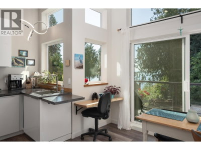 7835 REDROOFFS Road | Halfmoon Bay British Columbia | Slide Image Nine