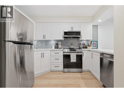 1048 7TH Avenue | Vancouver British Columbia | Slide Image Eight