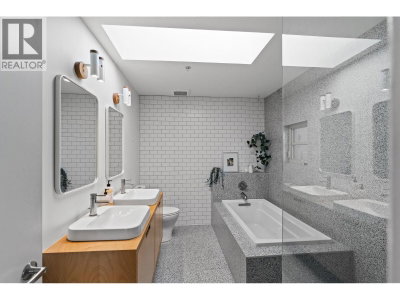 3261 2ND Avenue | Vancouver British Columbia | Slide Image Twenty