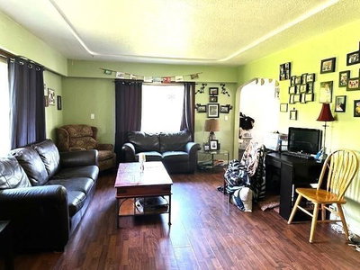 45656 WELLINGTON Avenue | Chilliwack British Columbia | Slide Image Six