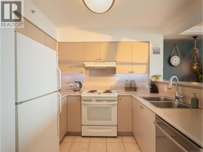 1277 NELSON Street | Vancouver British Columbia | Slide Image Nine