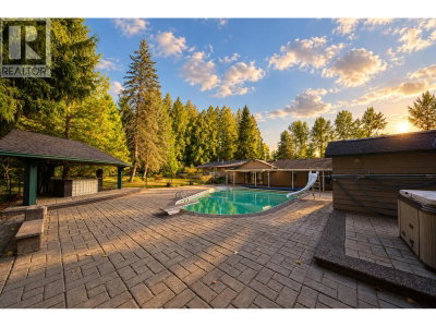 12406 254 Street | Maple Ridge British Columbia | Slide Image Four